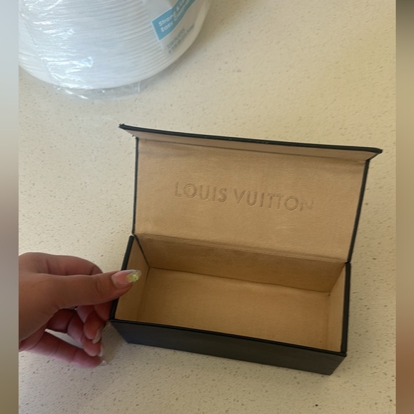 Louis Vitton LA Gran Bellezza Black Sunglasses - Picture 10 of 16